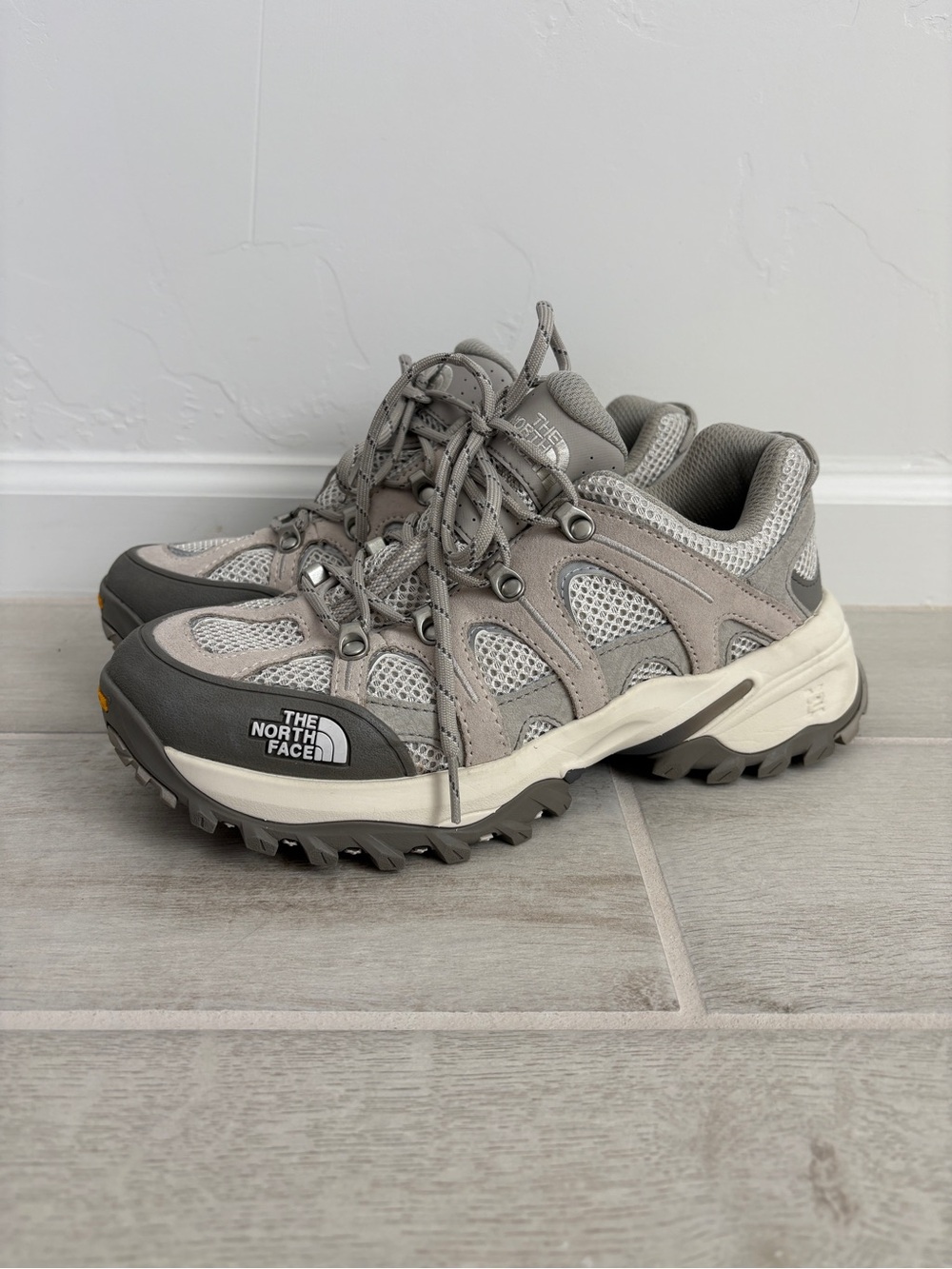 The North Face Hedgehog 06 RVST Unisex Hiking Shoes Men’s 7/Women’s 8.5 Stone Be